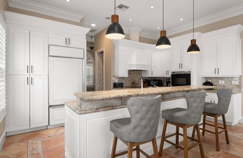 Connors House | Paradise Palms, Enjoy Serenity by the Sea