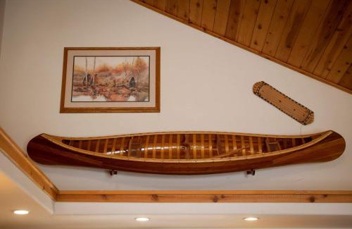Truckee House | Paradise Pines 3BR Secluded Cabin Minutes in Tahoe Donner