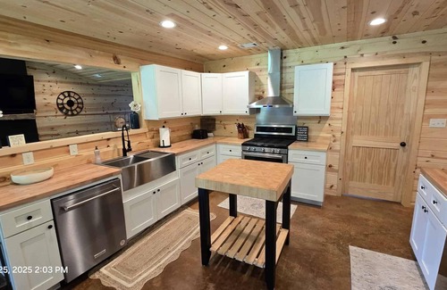 Higden House | Paradise Pines