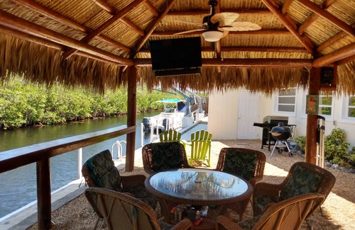 Key Largo House | Paradise Place with Tiki Hut, Boats, Kayaks, Paddleboards, Canoe, Bicycles