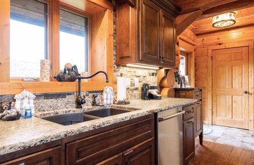 Gatlinburg - Pigeon Forge Cabin | Paradise Point 4 Bedroom Cabin by RedAwning