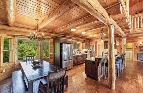 Gatlinburg - Pigeon Forge Cabin | Paradise Point 4 Bedroom Cabin by RedAwning