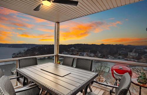Lake Ozark House | Paradise Point of View Pools Tennis and More