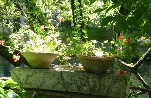 L'Isle-sur-la-Sorgue House | Paradise, relax by the river in peace with your feet in the water