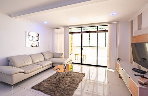 Santa Ana Apartment | Paradise Retreat - Amenities, Parking & Location