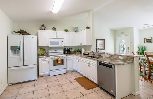 Vero Beach House | 🍹🌞 Paradise Retreat! Heated Pool, Near Beaches!