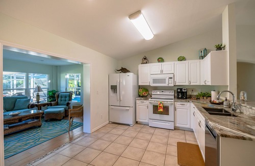 Vero Beach House | 🍹🌞 Paradise Retreat! Heated Pool, Near Beaches!