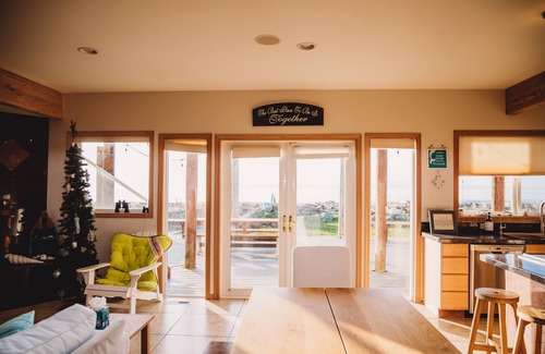 Clinton House | PARADISE SANDY WATERFRONT ON WHIDBEY ISLAND Once Upon A Tide