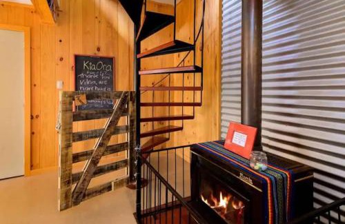 Rotorua Apartment | Paradise Valley Getaway - Farm Cottage with Stream