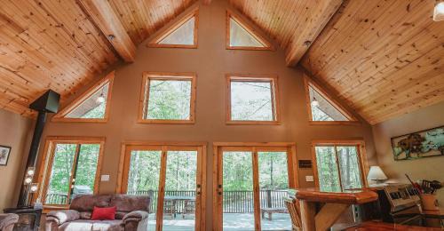 Unionville House | Paradise View Log Cabin
