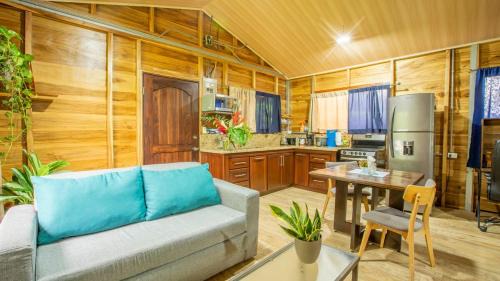 La Fortuna Ski Chalet | ParadiseTropical Garden Cabin with private jacuzzi