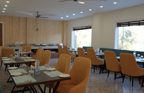 Kumarhatti Hotel | Parag Resort Kasauli