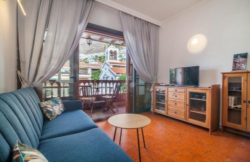 Los Gigantes Apartment | PARAISO BAMBOO - 2 bedrooms, 2 bathrooms, fibre net, heart of the Los Gigantes, tv channels