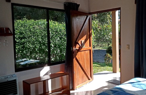 Guayabo Hotel | Paraiso Volcano Lodge