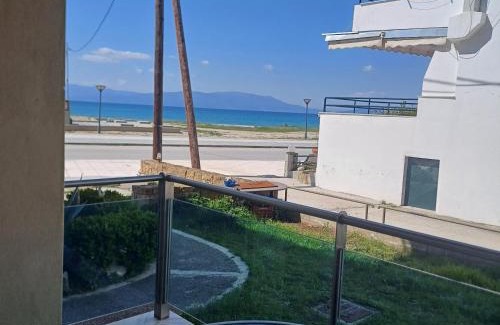 Paralia Ofryniou Apartment | Paralia Ofriniou Sea view apartment