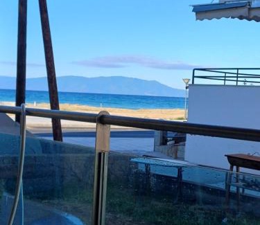 Paralia Ofryniou Apartment | Paralia Ofriniou Sea view apartment