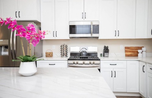 Hurricane House | Paramount Luxury Villa with Swim Spa Sleeps 39