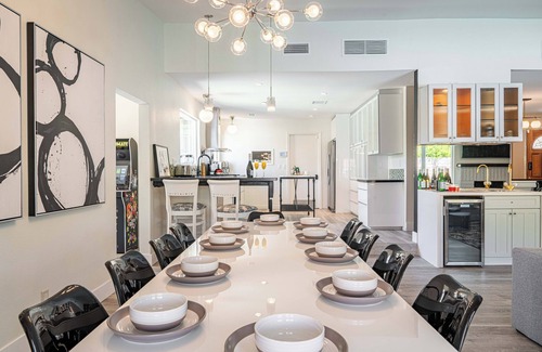 Vista Norte House | Paramount Palm Springs-Walled & Gated Estate steeped in the magic of Hollywood