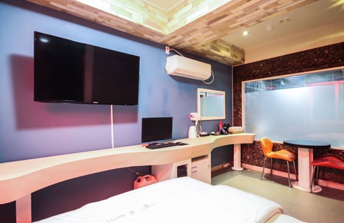 Tongjung Hotel | Parasol Scale B