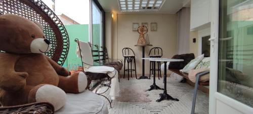 13th Arrondissement House | PARIS AUTHENTIC HOUSE Entier 1920's villa Métro Line 7 For Groups