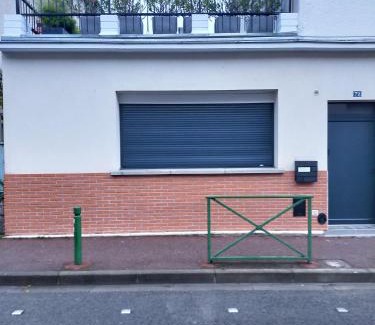 Malakoff House | PARIS de FLORE Stane