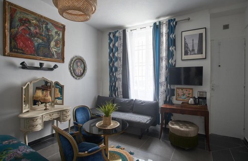 Combat Apartment | Paris est merveilleux - Buttes-Chaumont