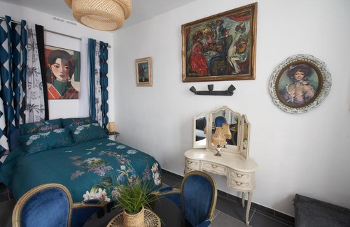 Combat Apartment | Paris est merveilleux - Buttes-Chaumont