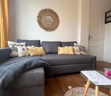 14th Arrondissement Apartment | PARIS-MONTROUGE Magnifique Studio Appartement de 35m2 - très cosy pour 1 à 6 personnes refait à neuf - ENTIRE APARTMENT LUXIRIOUS AND WARM - Montrouge Paris 14ème - Proche Aéroport Orly & Parc Expositions Porte de Versailles FREE WIFI GRATUIT