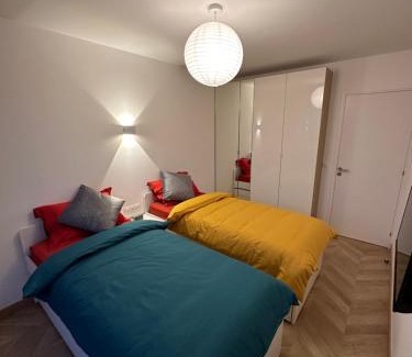 Pantin Apartment | PARIS PANTIN Magnifique Appartement 4 pièces de 108m2 avec 2 PARKING intérieur - très cosy pour 1 à 12 personnes - Entièrement refait à neuf ENTIRE APARTMENT LUXURIOUS AND WARM - PANTIN PARIS 19 ème FREE WIFI GRATUIT