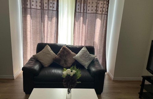 Cheetham Hill Apartment | Paris Royal Paradise Apartment