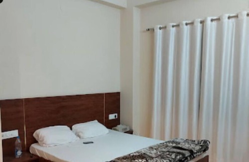 Jaunpur Resort | Parishram Resort By GRB