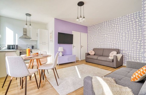 Petit-Ivry Apartment | Parisian apartment Porte d'Ivry