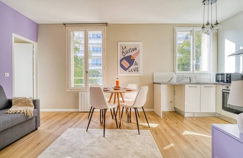 Petit-Ivry Apartment | Parisian apartment Porte d'Ivry