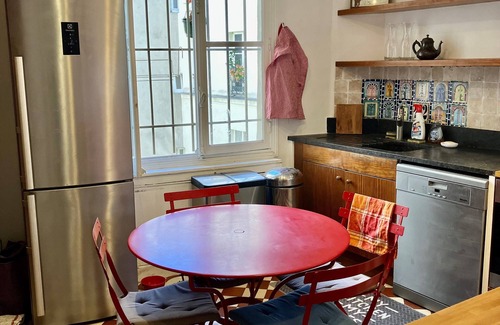 18th Arrondissement Apartment | Parisian apartment at the foot of Montmartre