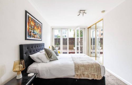 South Yarra Apartment | Parisian Chic meets South Yarra's Vibrant Locale