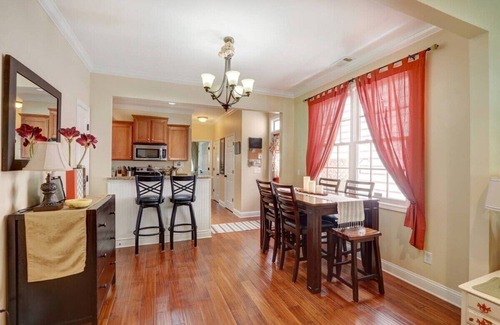 Historic Downtown Savannah House | Park Avenue Garden Cottage Near Forsyth Park