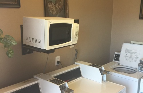 Victorville Hotel | Park Avenue Inn and Suites