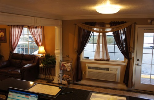 Victorville Hotel | Park Avenue Inn and Suites