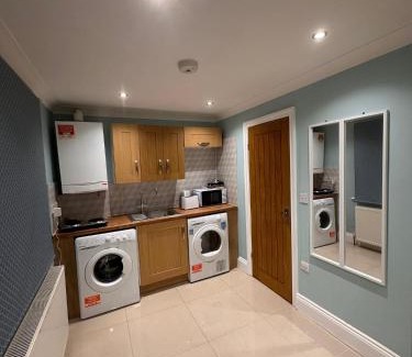 Hanger Hill Apartment | Park Avenue Luxury Apartment in London