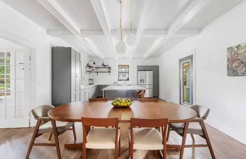 North Charleston House | Park Circle Haven with Putting Green and Pool Table