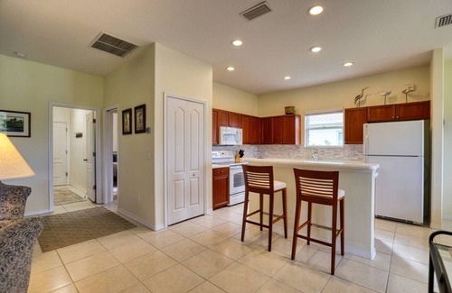 Englewood House | Park Forest Pond Villa
