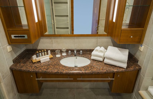Las Chilcas Hotel | Park Lake Luxury Hotel