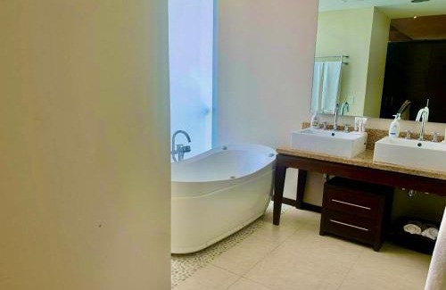 North Hotel Zone Apartment | Park Life Península