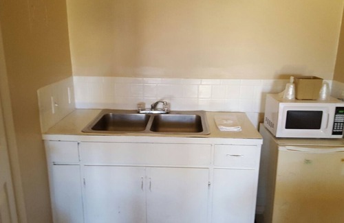 Johnson City Hotel | Park n Stay Inn