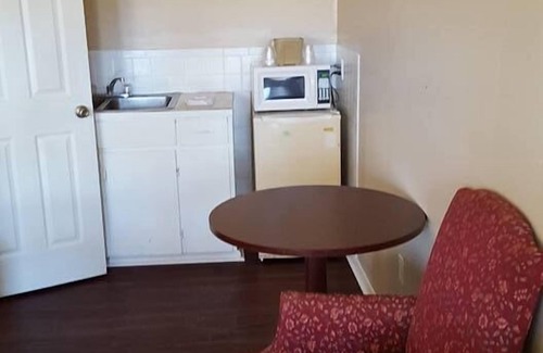 Johnson City Hotel | Park n Stay Inn