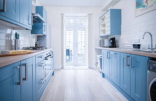 Tenby Apartment | Park Place - 2 Bedroom Apartment - Tenby