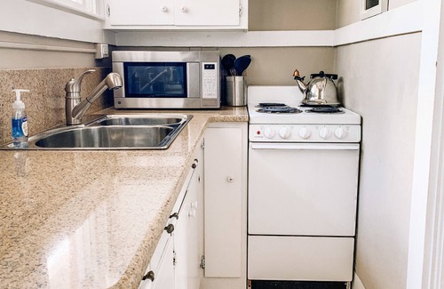 Sanford Hotel | Park Place Inn and Cottages