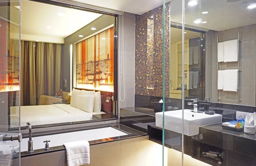 Bangkok Central Business District Hotel | PARK PLAZA BANGKOK SOI 18