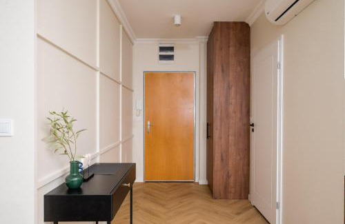 Praga Apartment | Park Praski Superior Apartment by BookingHost