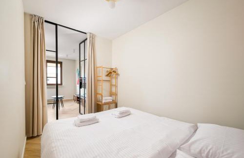 Praga Apartment | Park Praski Superior Apartment by BookingHost